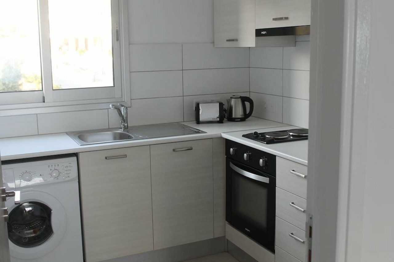 Anemos Apartments Limassol Eksteriør billede